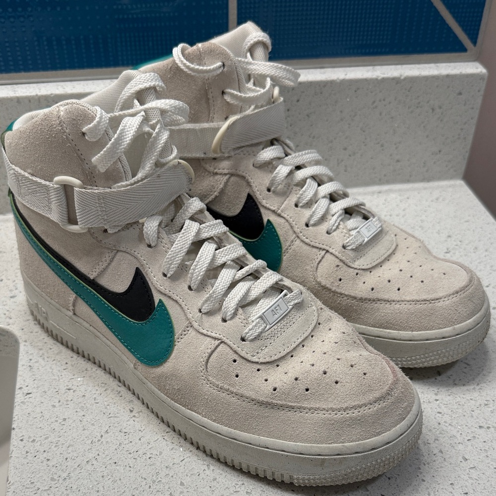Nike 2022 Women’s Air Force 1 High SE ‘82 - Neptune Green